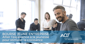 Groupe de jeunes discutant